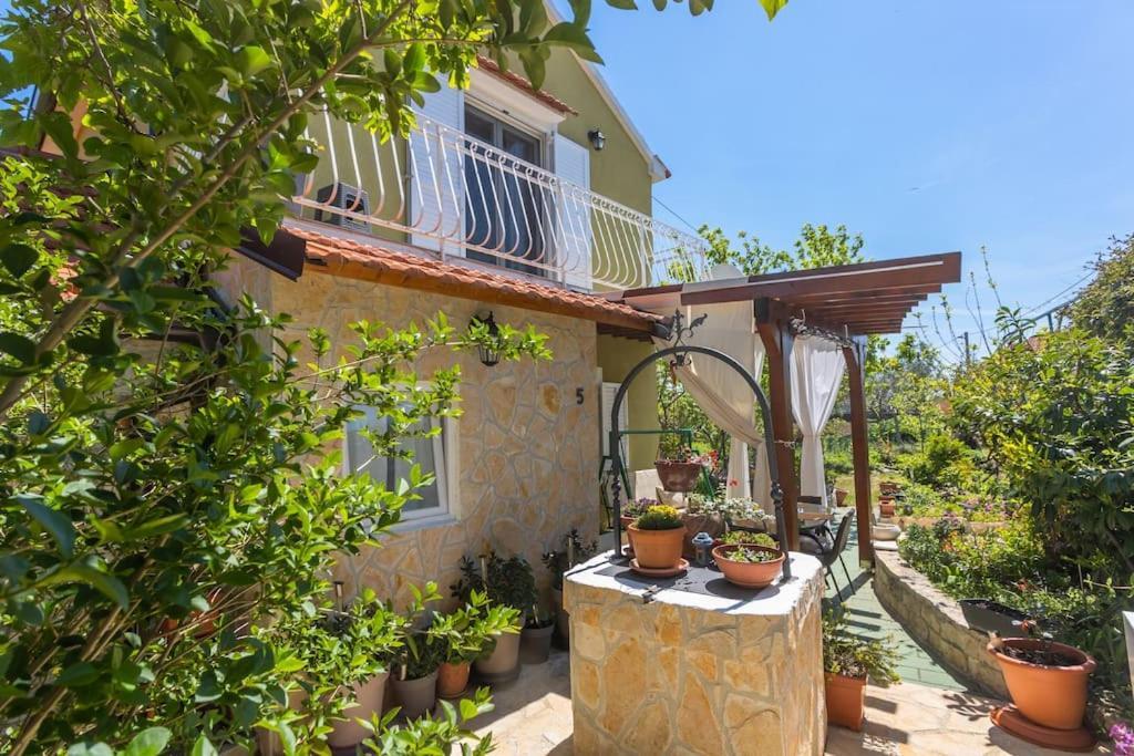 Peaceful House In Nature Nearby National Park Krka Bristane Exterior photo
