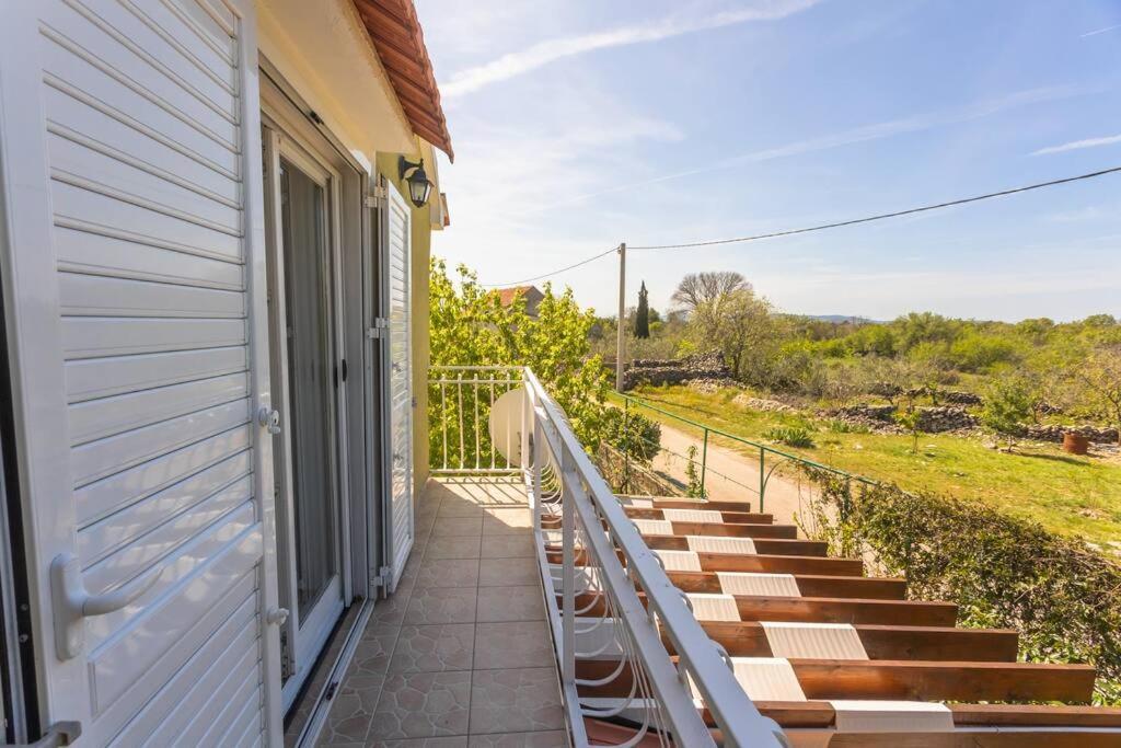 Peaceful House In Nature Nearby National Park Krka Bristane Exterior photo