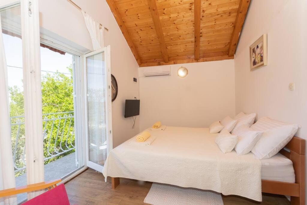 Peaceful House In Nature Nearby National Park Krka Bristane Exterior photo