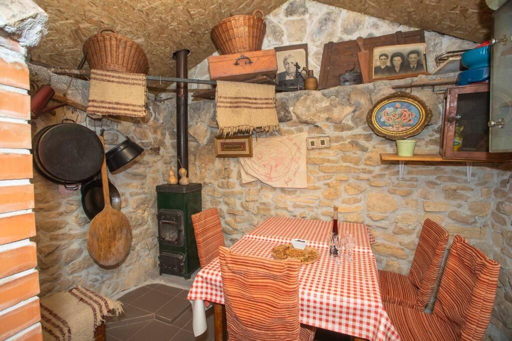 Peaceful House In Nature Nearby National Park Krka Bristane Exterior photo