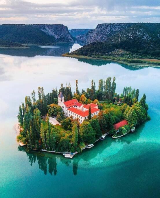 Peaceful House In Nature Nearby National Park Krka Bristane Exterior photo