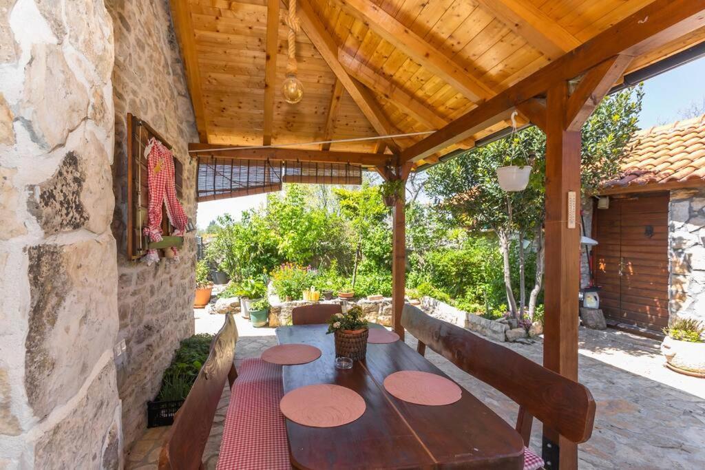 Peaceful House In Nature Nearby National Park Krka Bristane Exterior photo